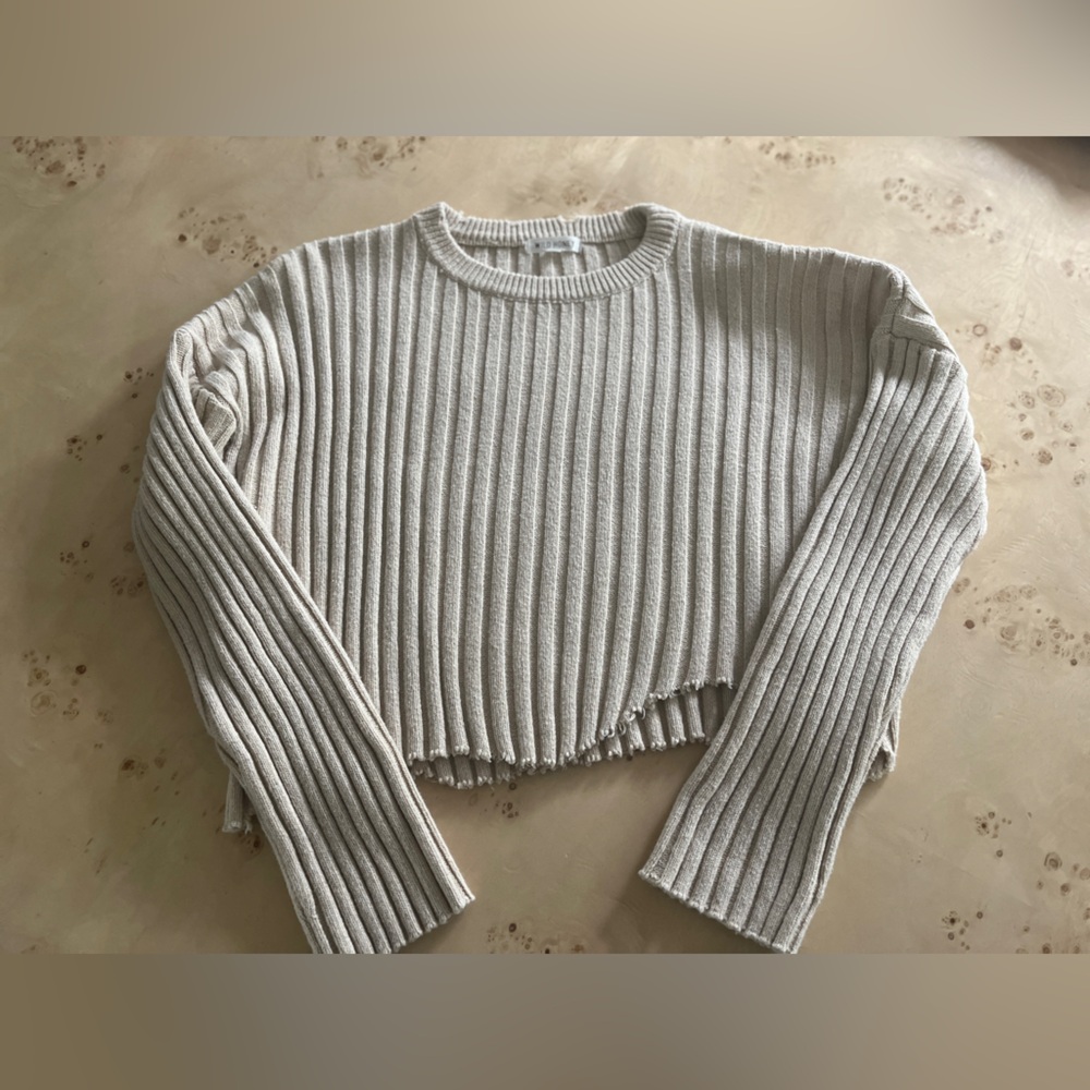 Crop top sweater